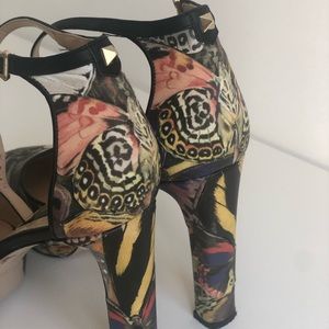 Valentino Scarpe Heel Multi color . Sz 39